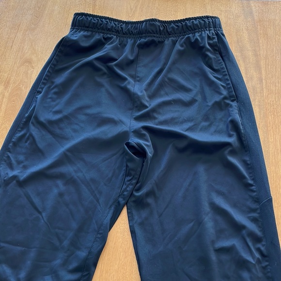 Boys Nike dry fit pants - Picture 3 of 7